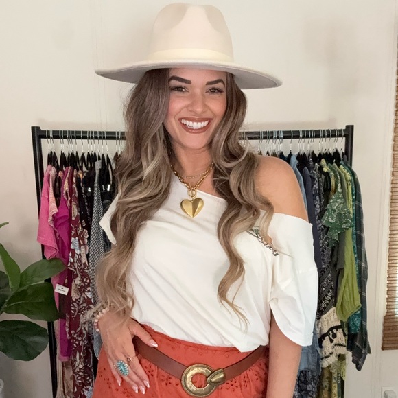 @chantall_me is LIVE! - Picture 14 of 17